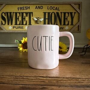 Rae Dunn cutie mug.